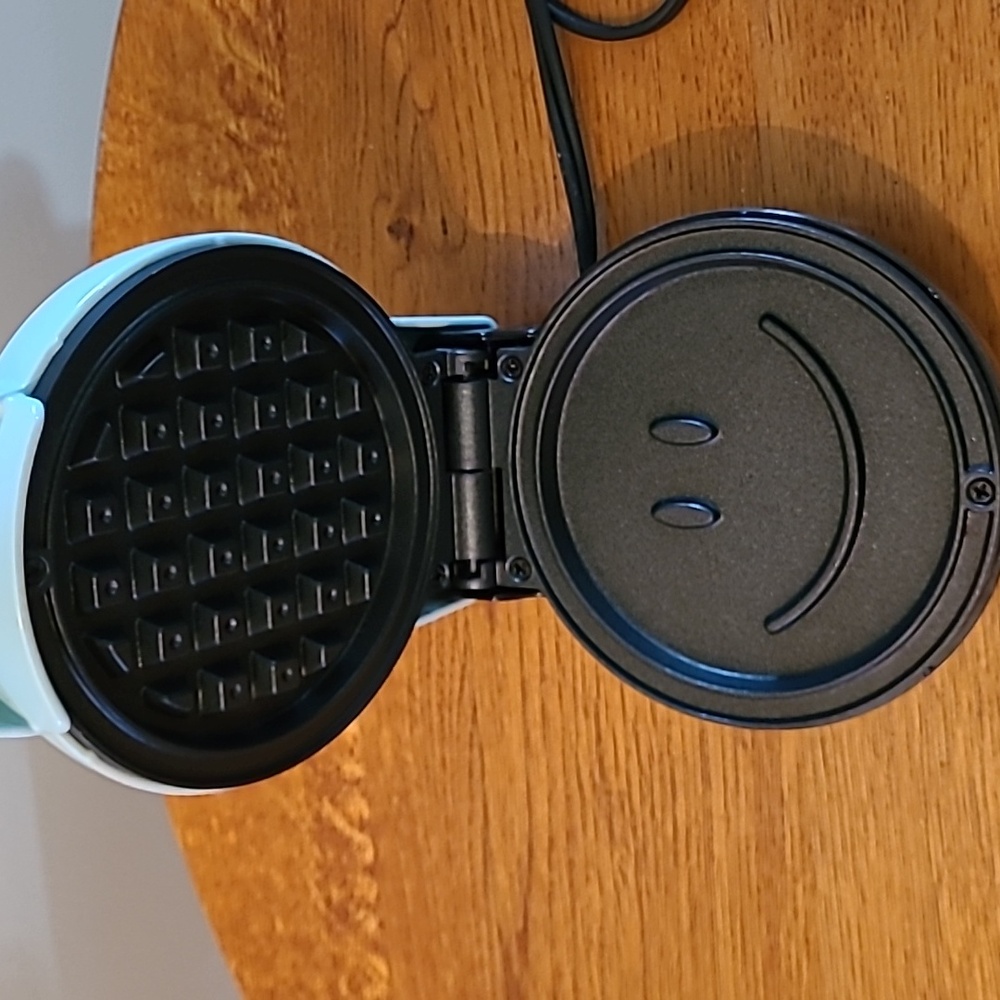 Bella  Mini Waffle Maker With Smiley Face